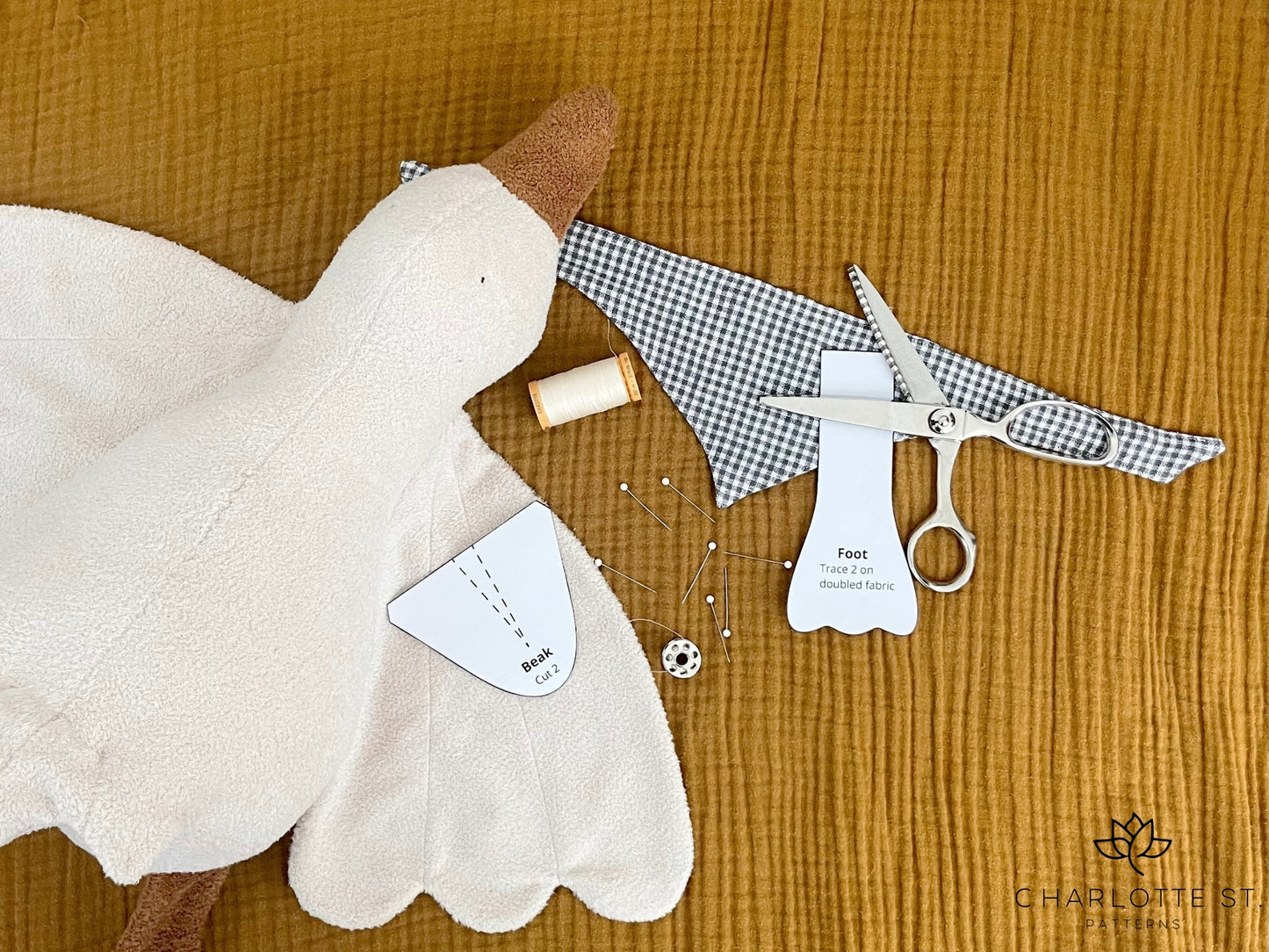 Goose Plush PDF Sewing Pattern - Isee fabric