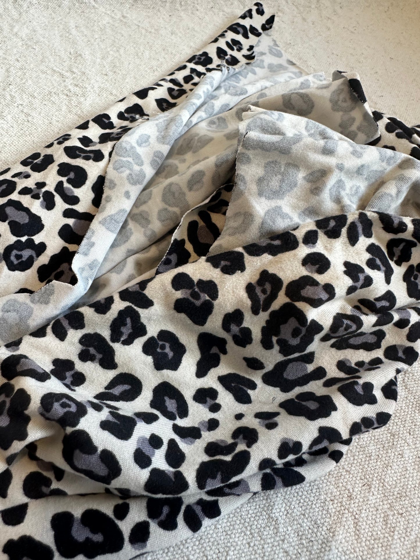 Discount fabric by yard Affordable sewing fabric Clearance textile materials Cheap fabric online Fabric sale deals Budget-friendly fabrics Quilting fabric clearance Sewing fabric discounts Bargain fabric finds Clearance fabric sale