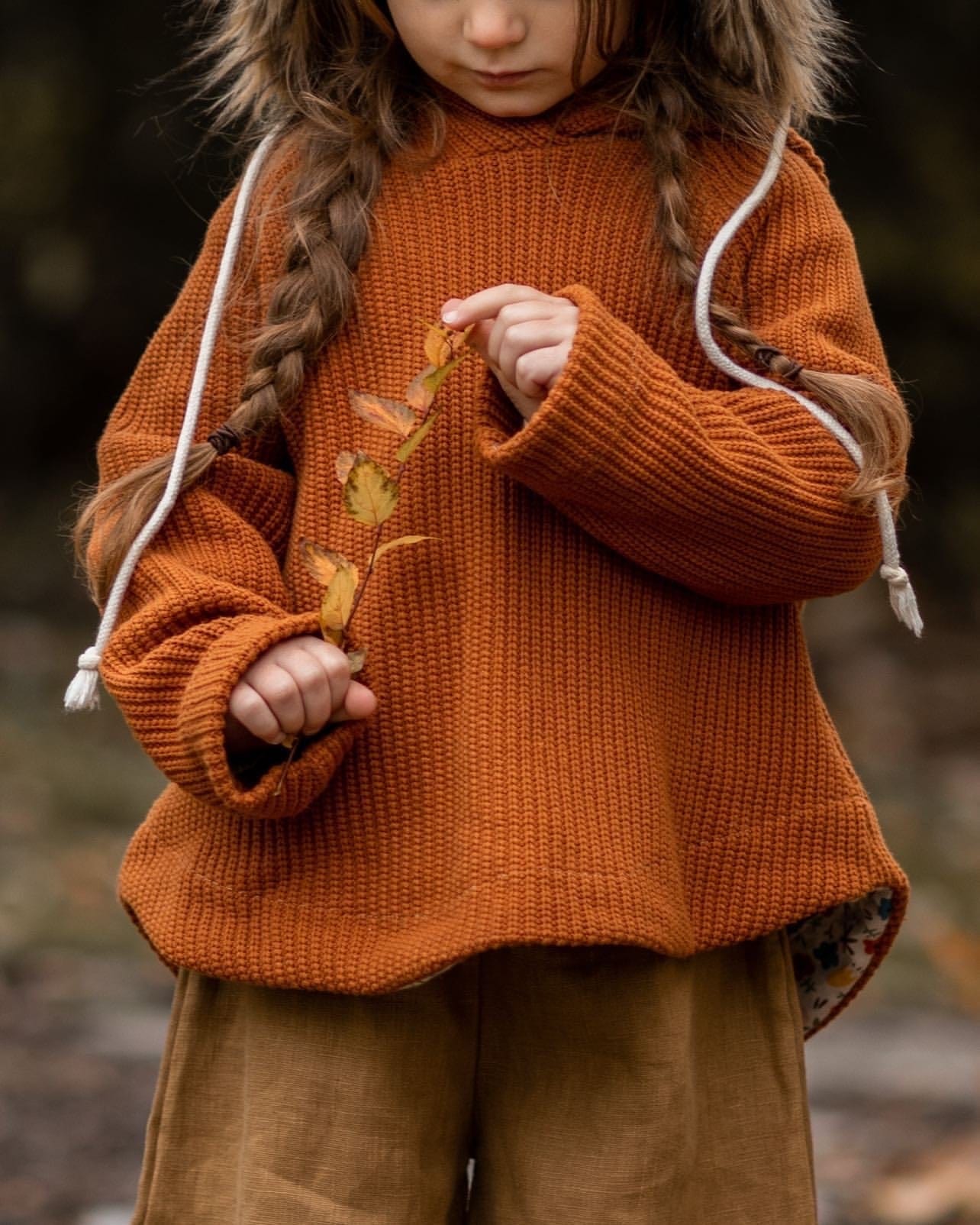 The Pixie Poncho Sewing Pattern - Isee fabric