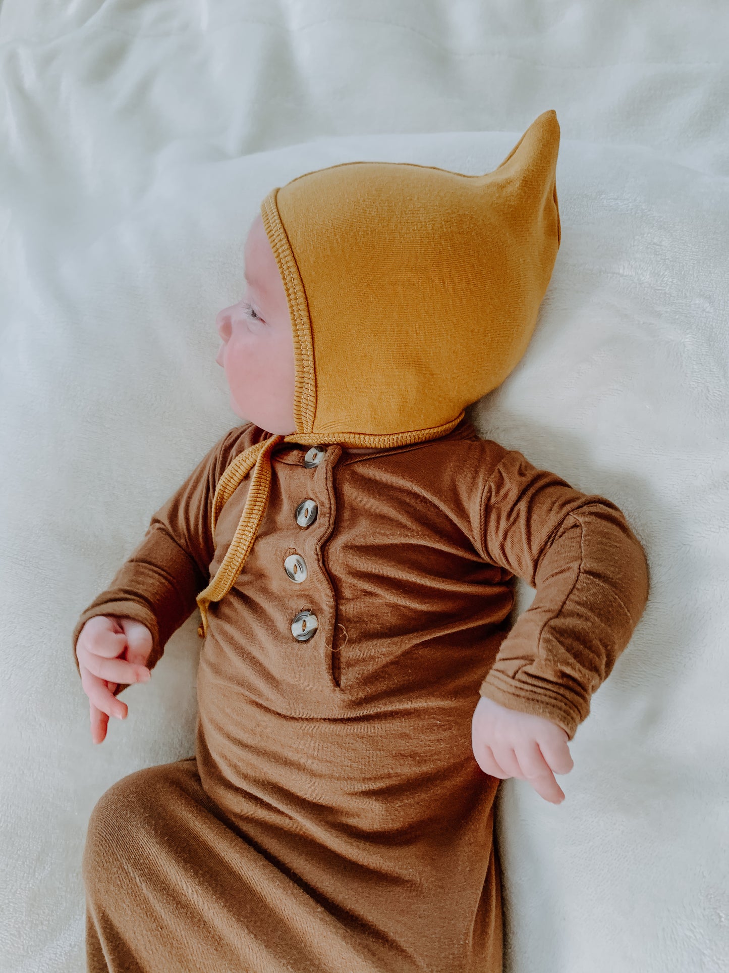Little Pixie Hat Pattern (13" doll to 5+ years) - Isee fabric