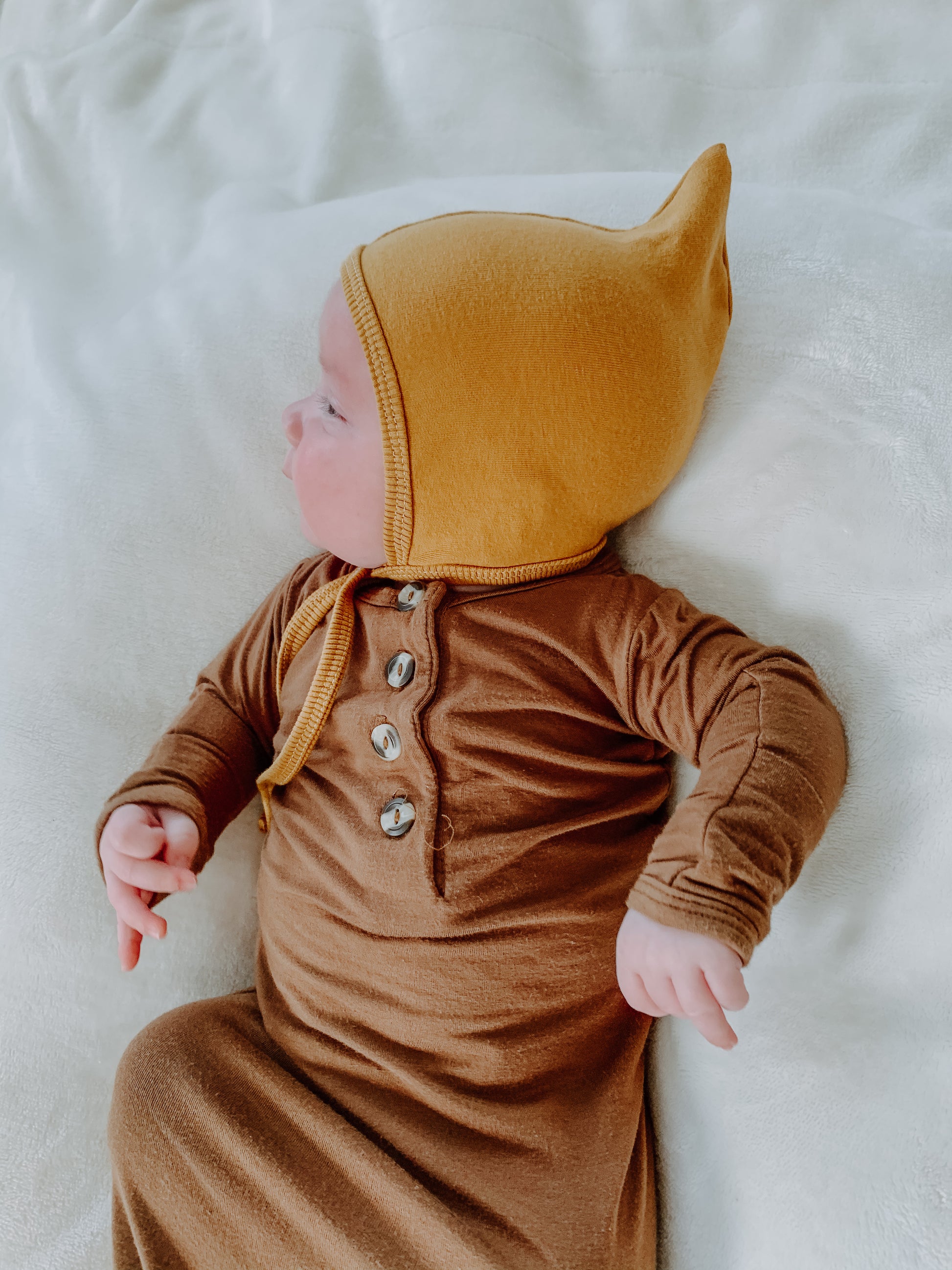 Little Pixie Hat Pattern (13" doll to 5+ years) - Isee fabric