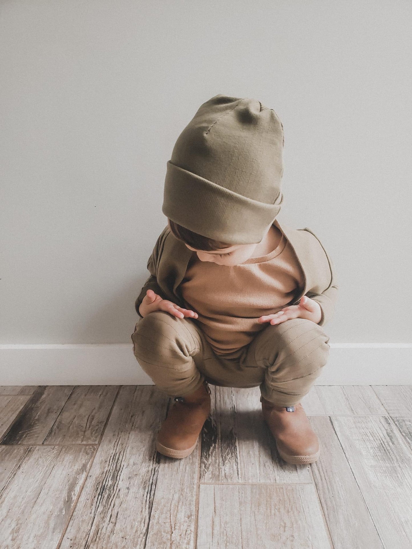 The Fireside Beanie Sewing Pattern - Isee fabric