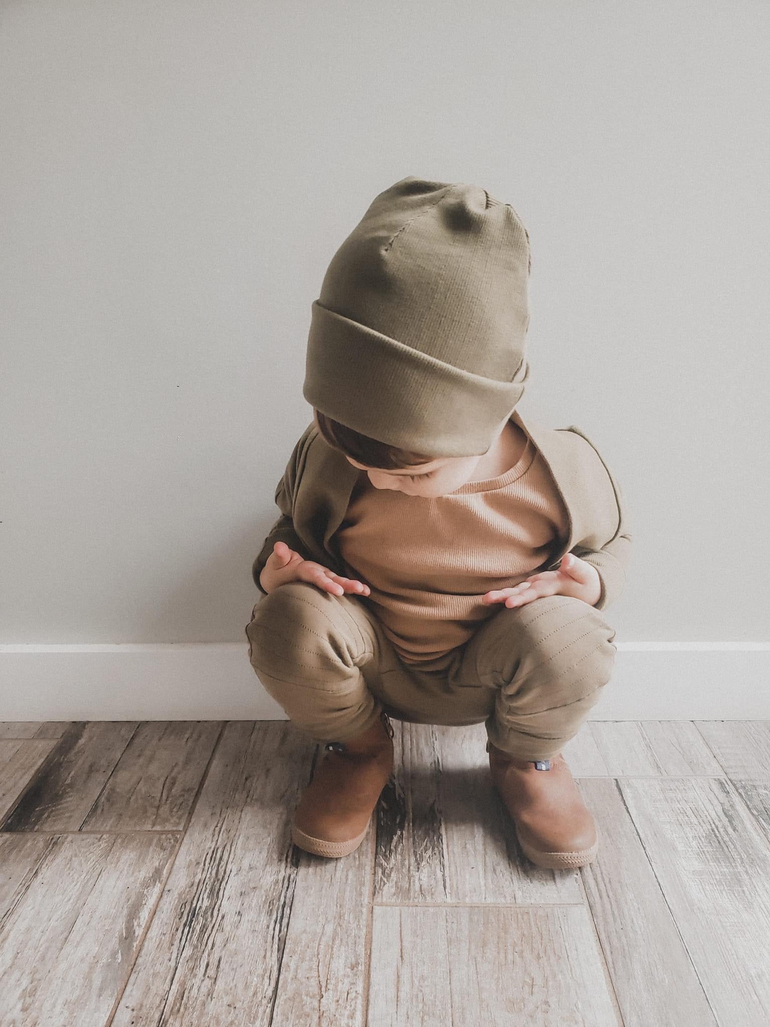 The Fireside Beanie Sewing Pattern - Isee fabric