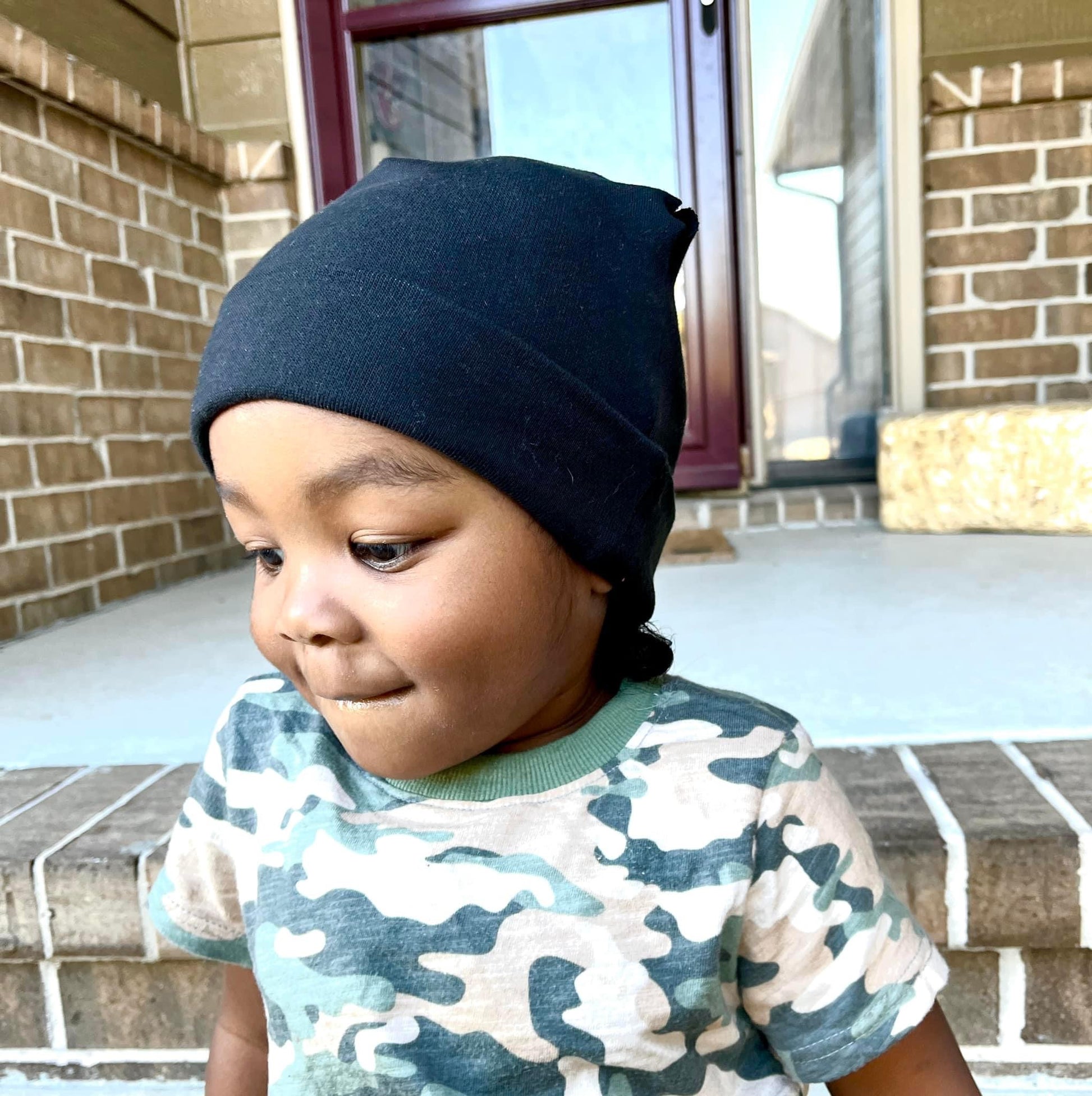 The Fireside Beanie Sewing Pattern - Isee fabric