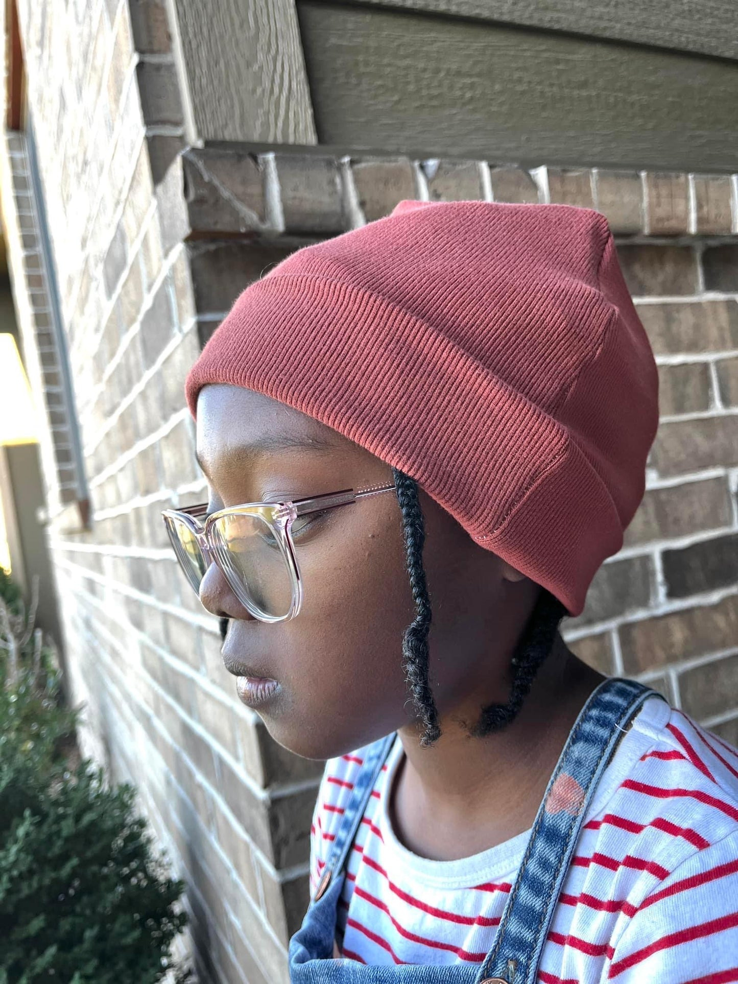 The Fireside Beanie Sewing Pattern - Isee fabric