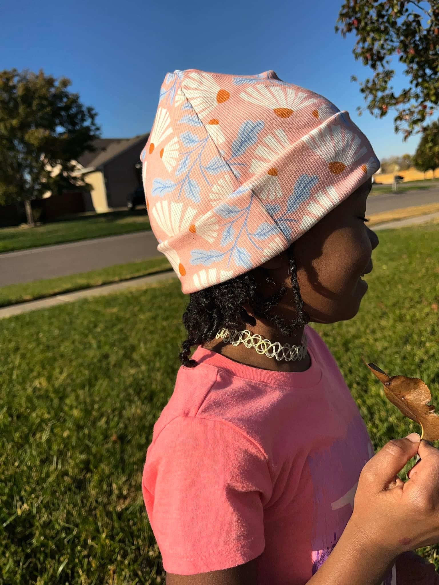 The Fireside Beanie Sewing Pattern - Isee fabric