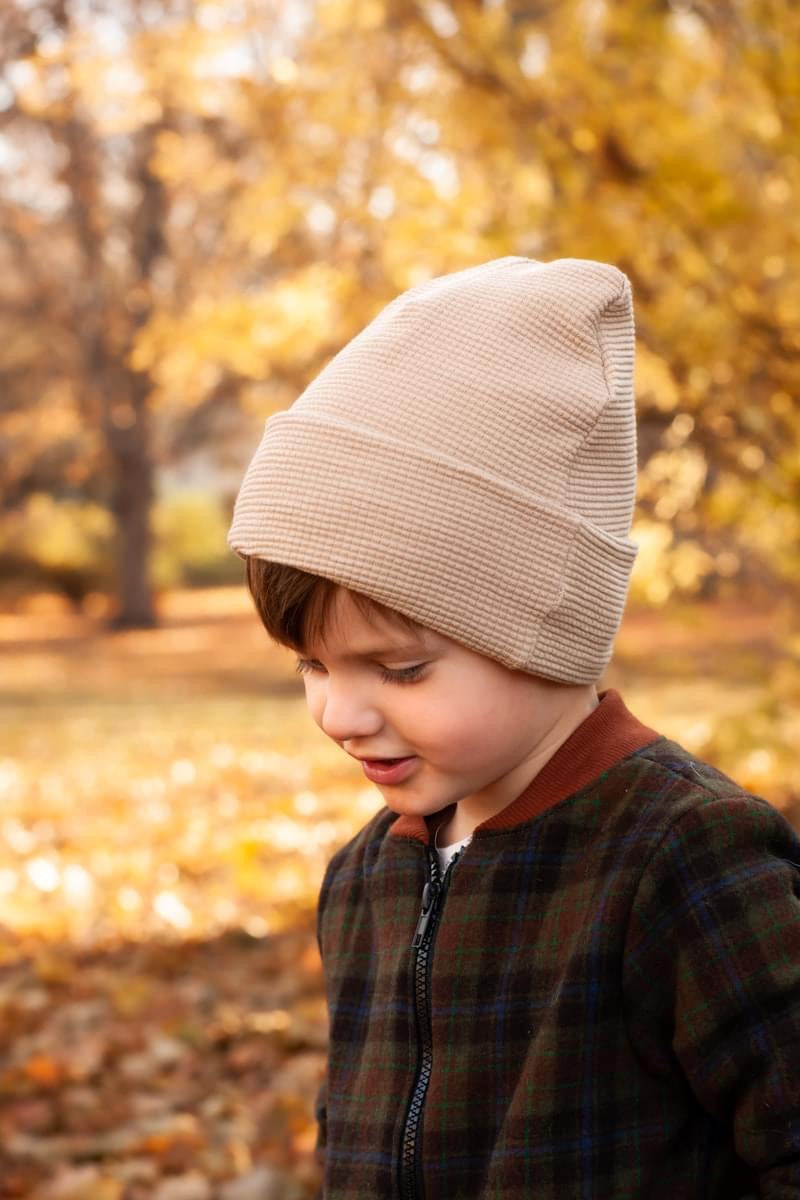 The Fireside Beanie Sewing Pattern - Isee fabric