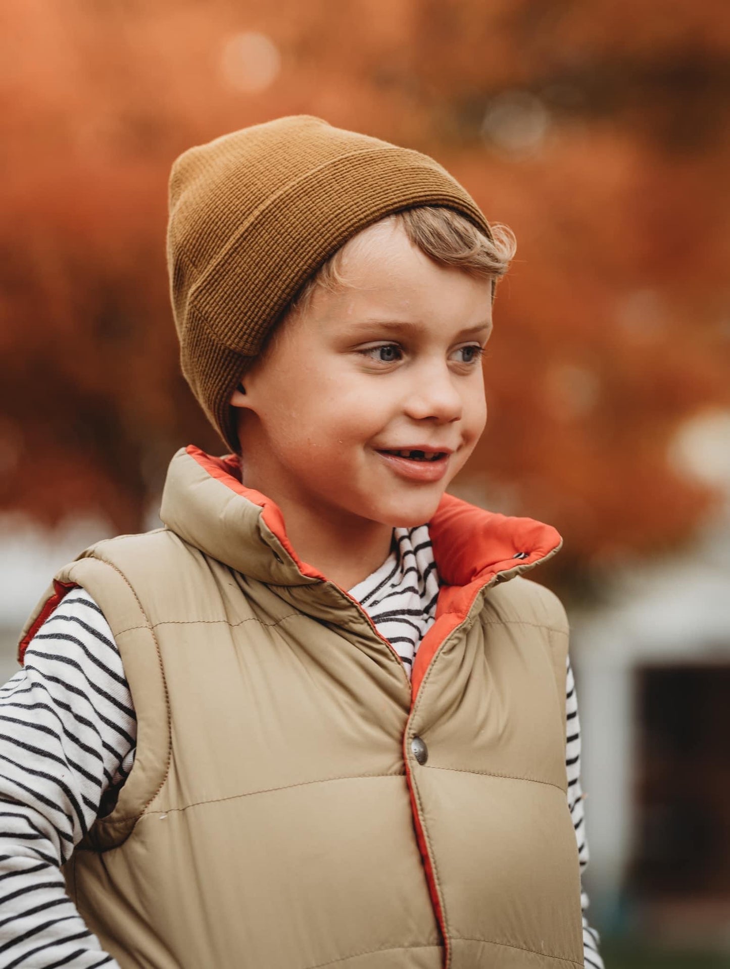 The Fireside Beanie Sewing Pattern - Isee fabric