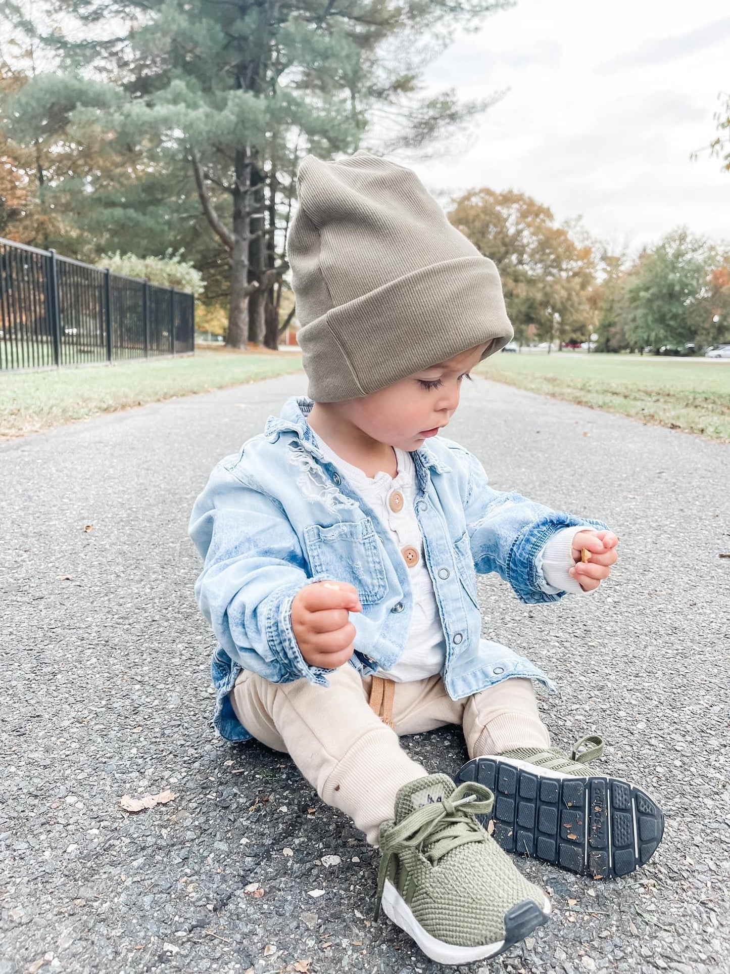 The Fireside Beanie Sewing Pattern - Isee fabric