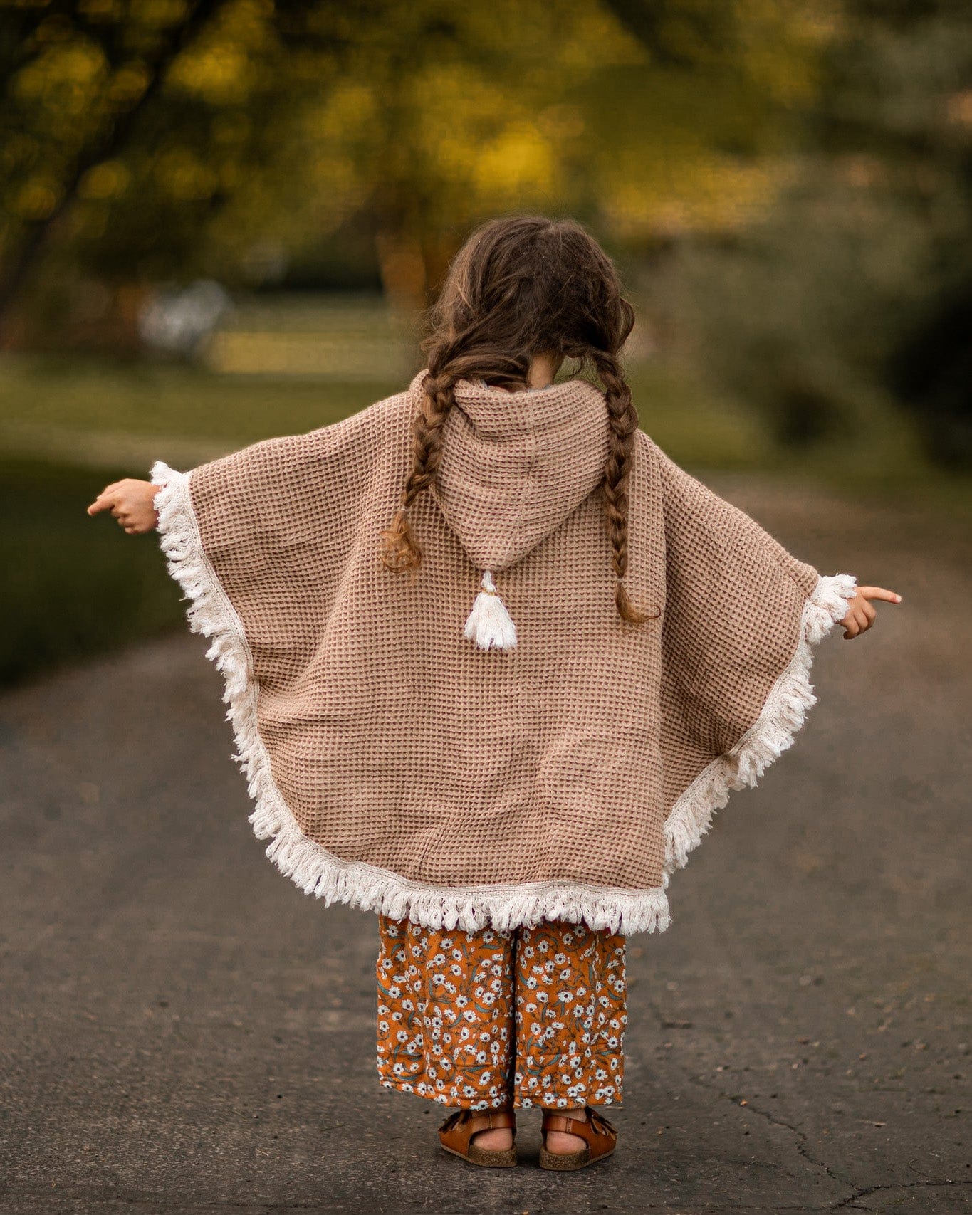 The Beach Poncho Sewing Pattern - Isee fabric