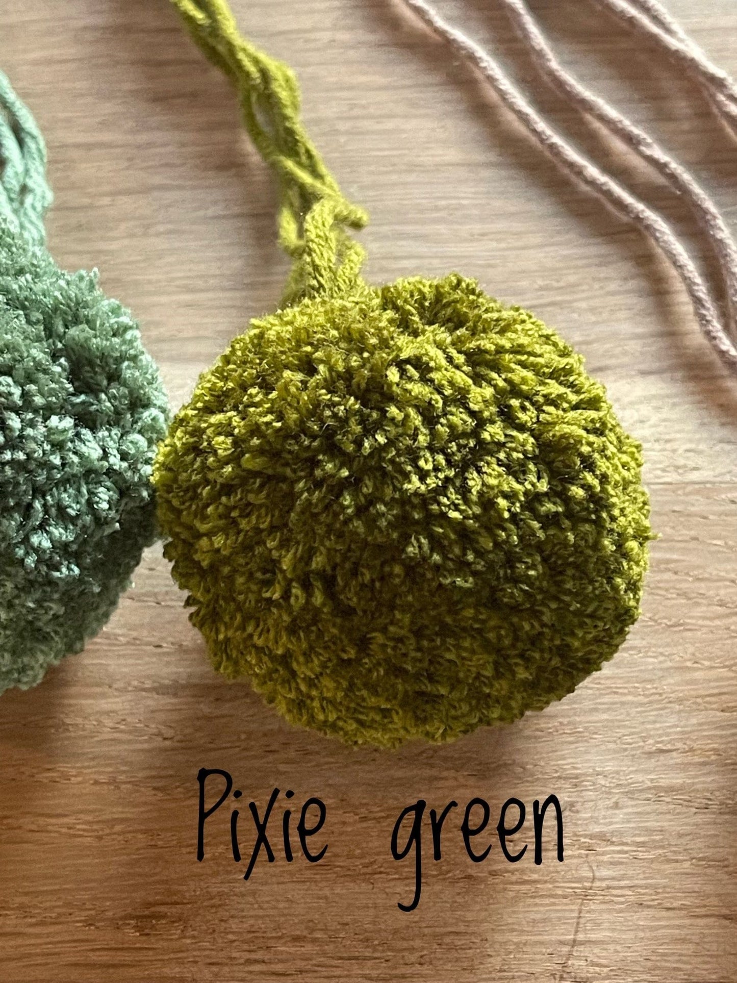 Handmade Pom Pom - Isee fabric