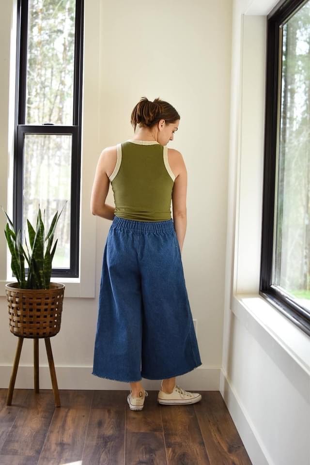 Women's Poppy Wide Leg Pants Sewing Pattern - Isee fabric