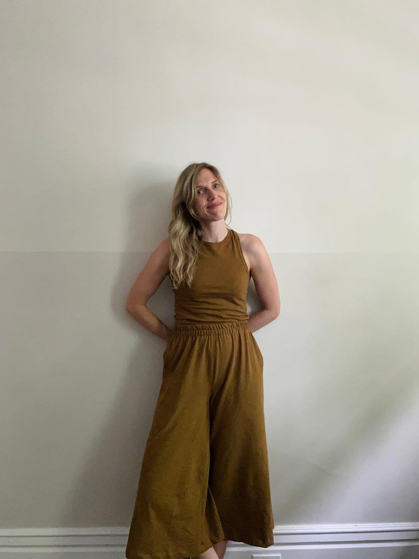 Women's Poppy Wide Leg Pants Sewing Pattern - Isee fabric