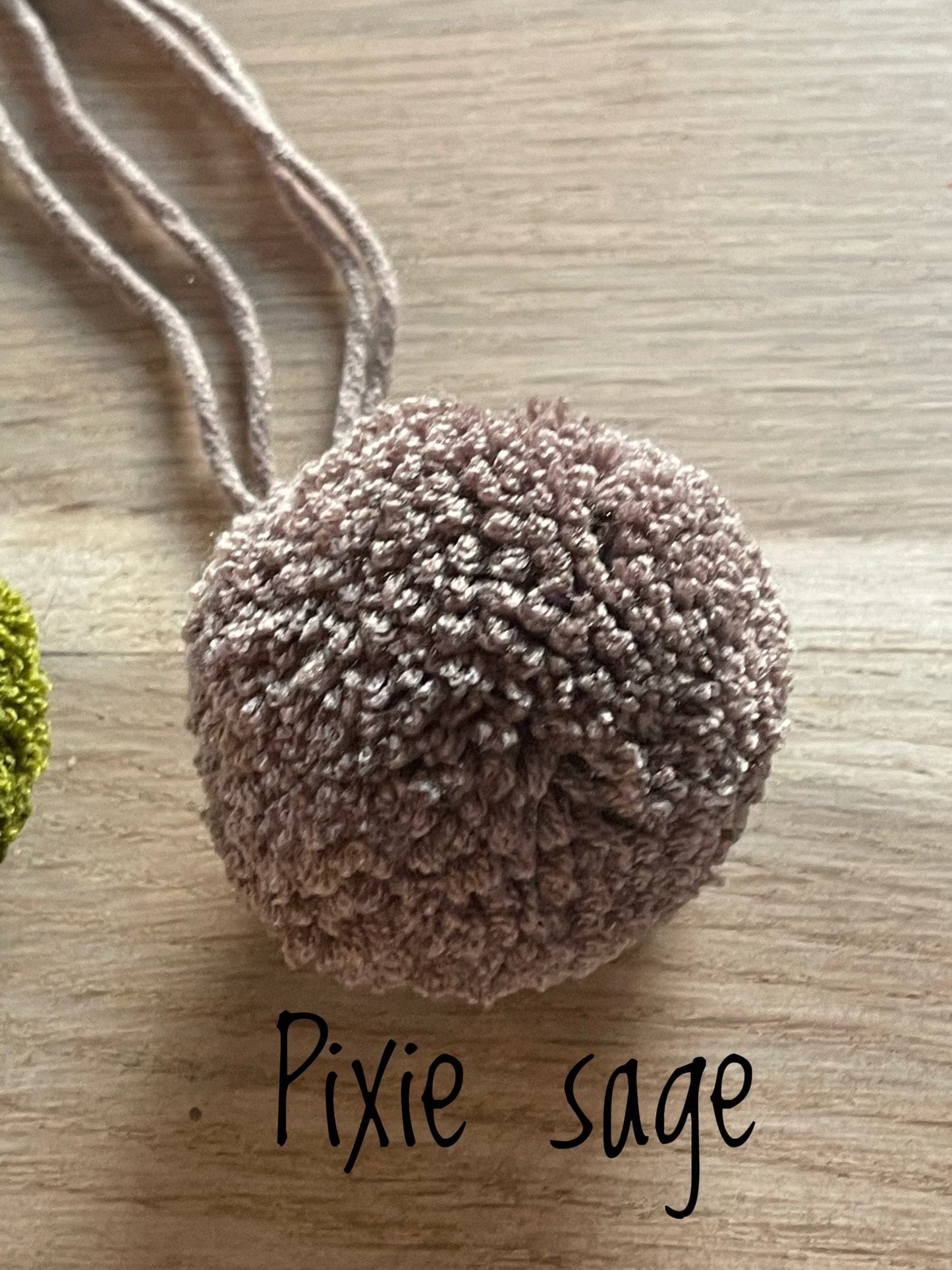 Handmade Pom Pom - Isee fabric