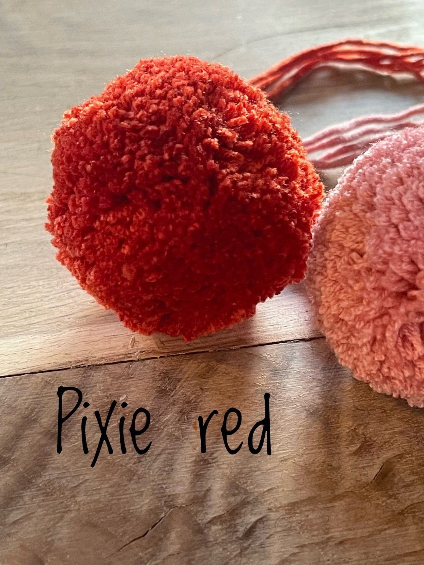 Handmade Pom Pom - Isee fabric