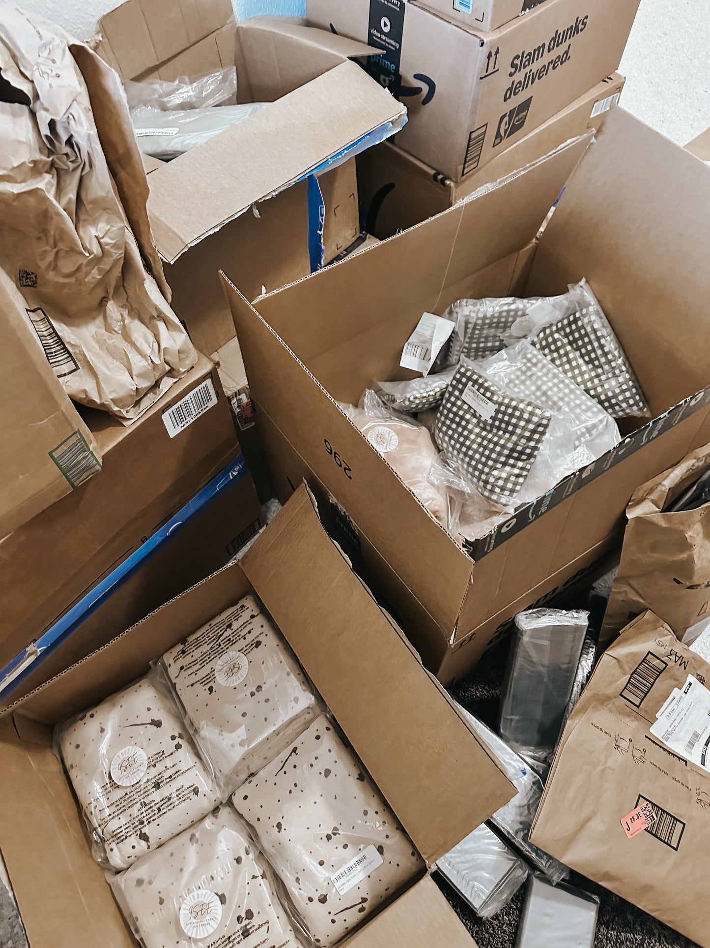 🚨 Amazon Store Closeout Mystery Box – 8 Items for $50