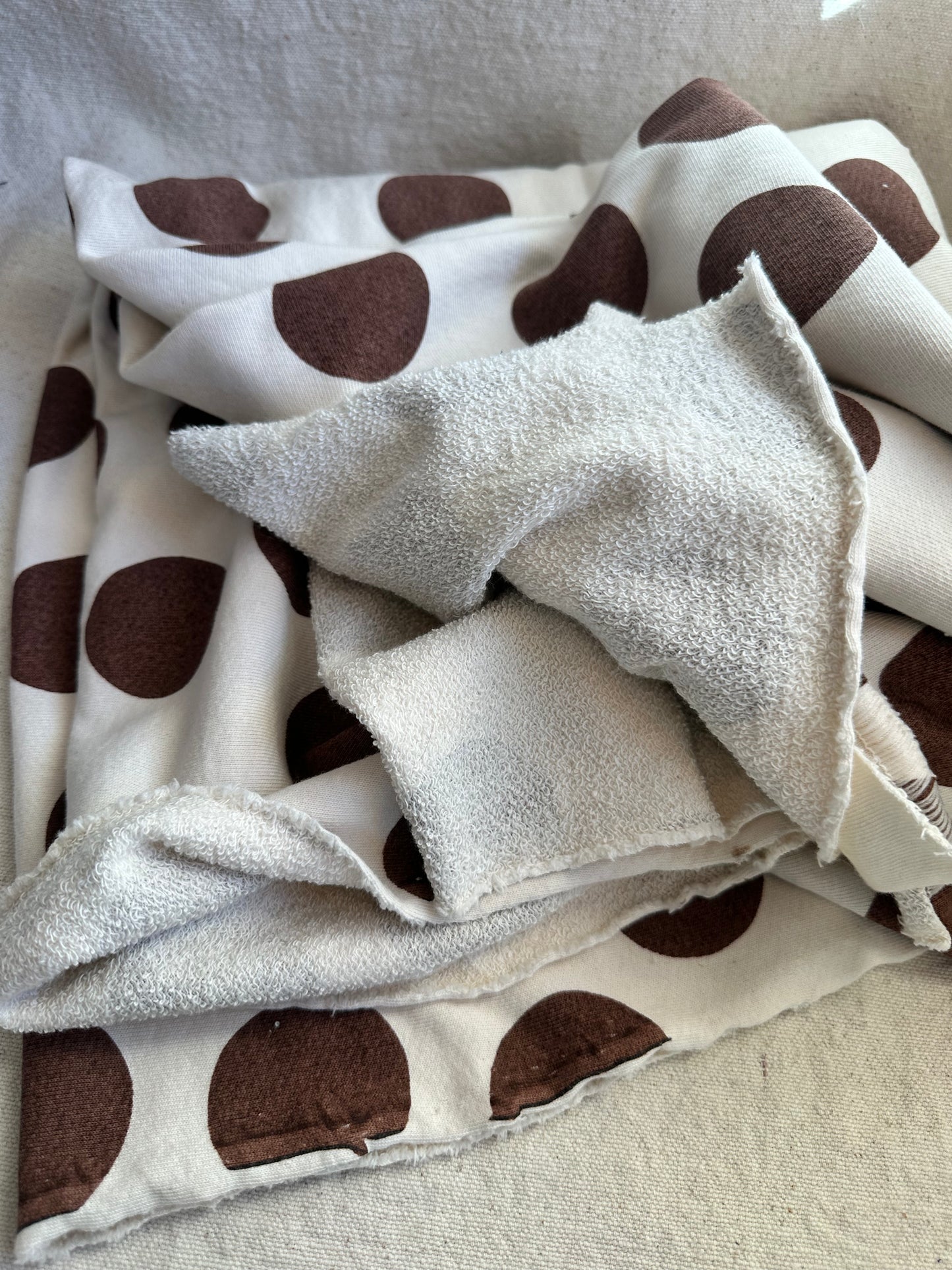 OVERSIZED COCOA DOTS exclusively for isee