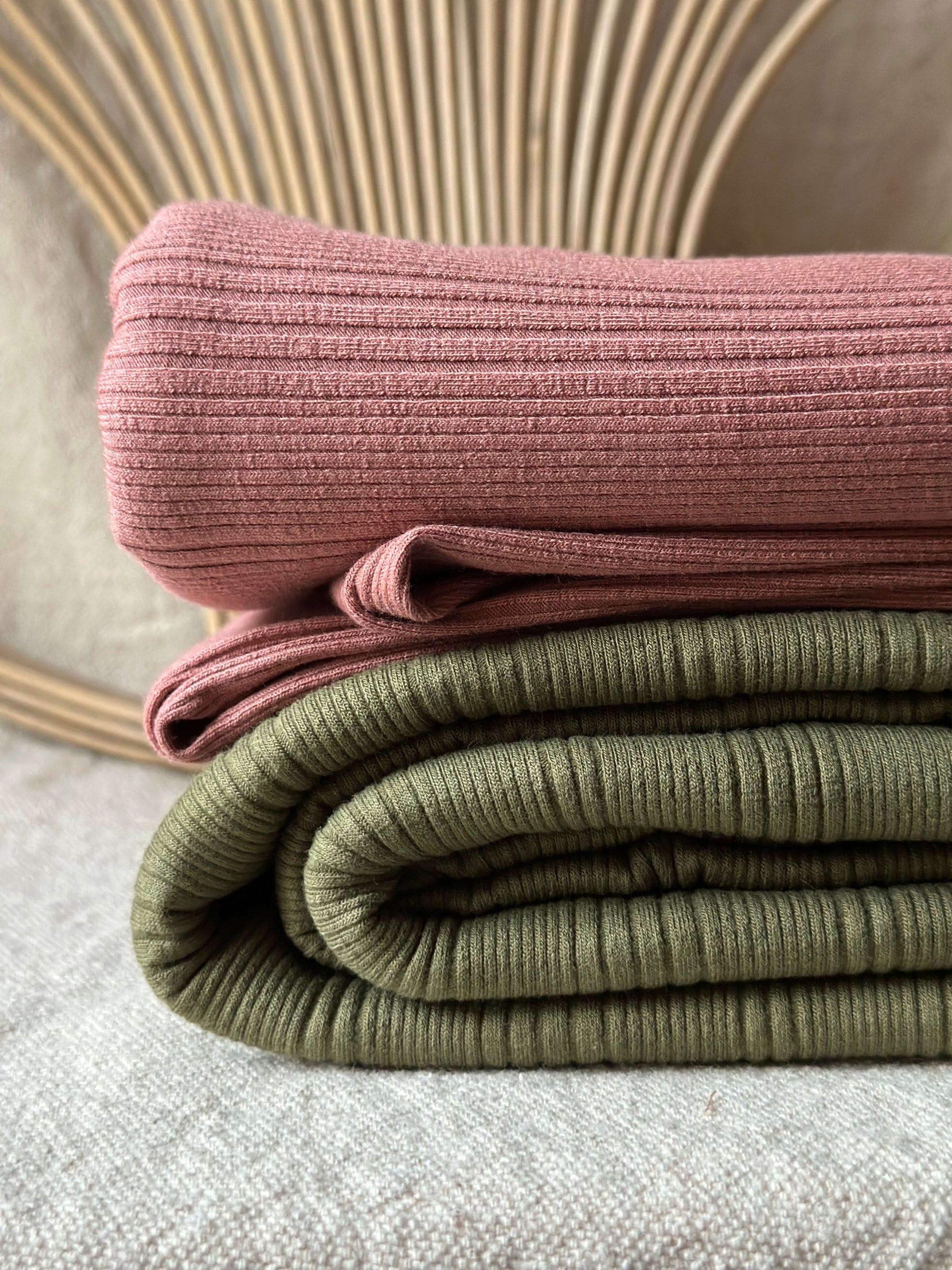 Variegated rib knit – Isee fabric
