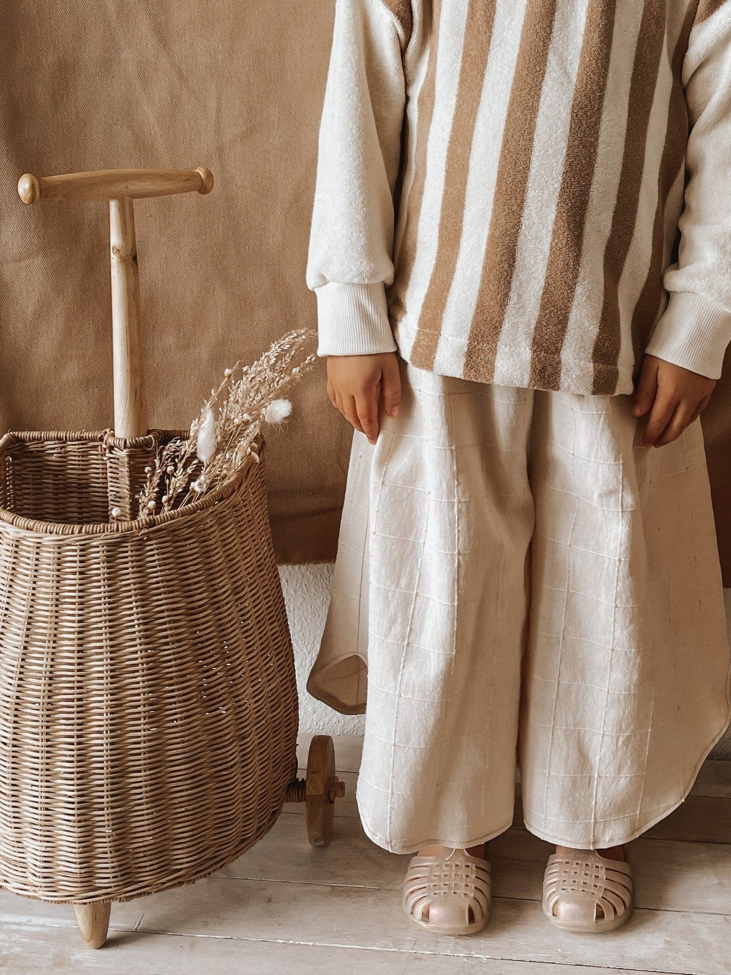 Children and Youth Poppy Wide Leg Pants Sewing Pattern - Isee fabric
