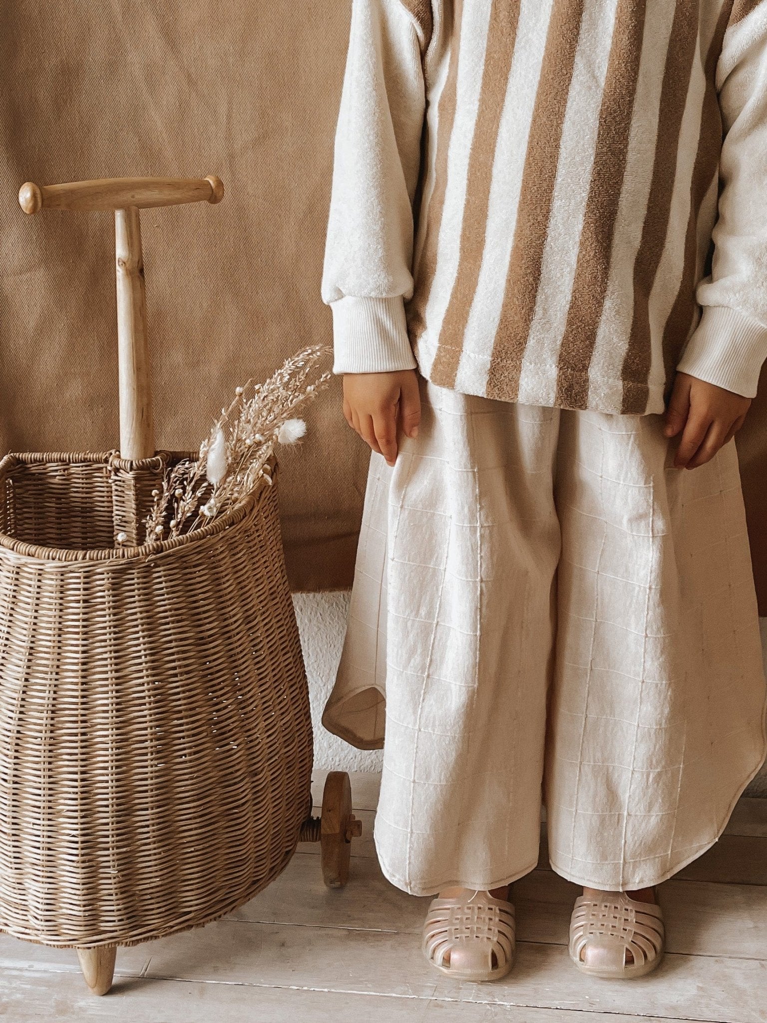 Children and Youth Poppy Wide Leg Pants Sewing Pattern - Isee fabric