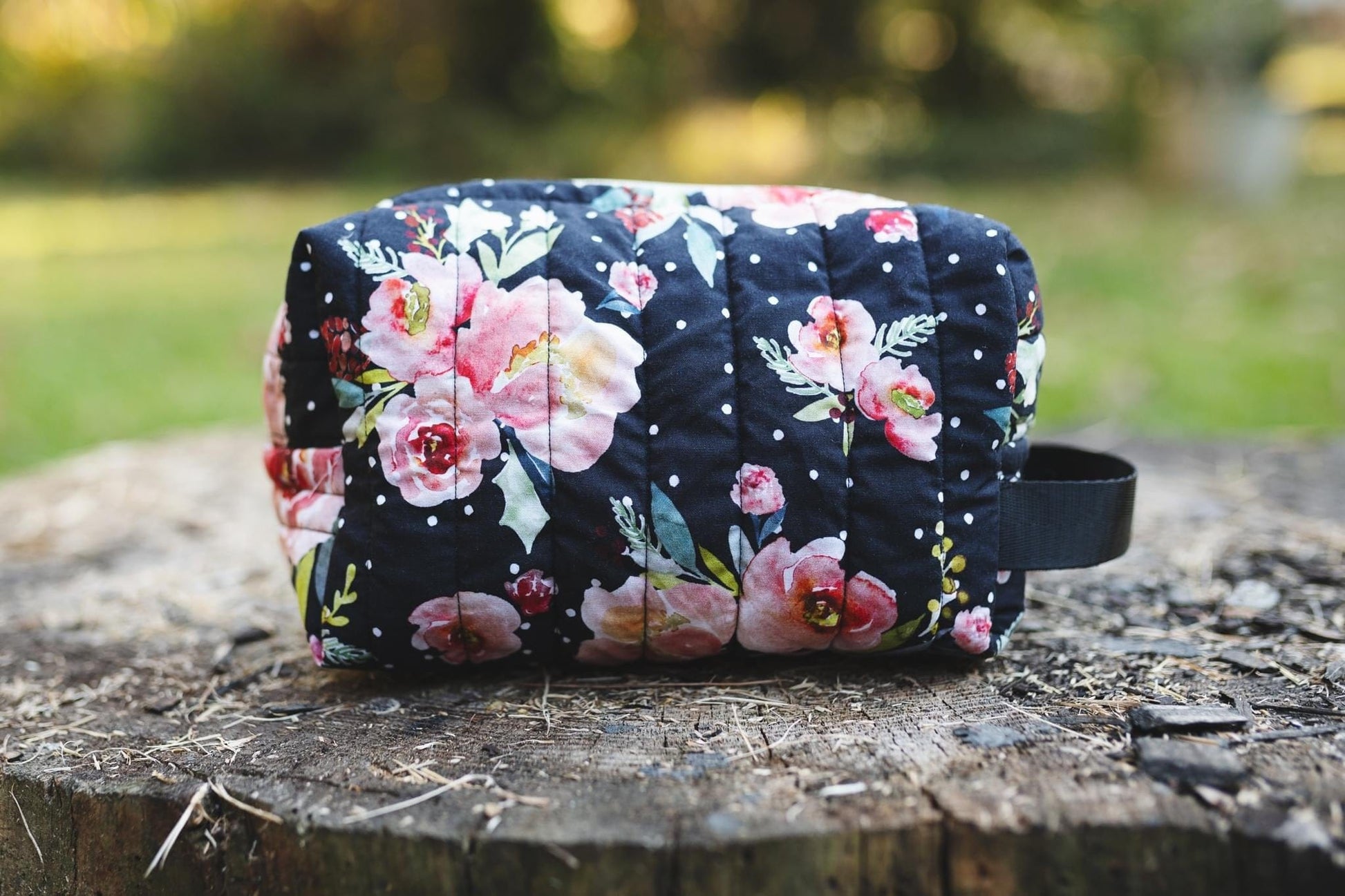 Quilted Cosmetic Bag Sewing Pattern - Isee fabric