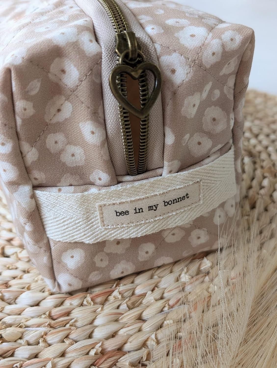 Quilted Cosmetic Bag Sewing Pattern - Isee fabric