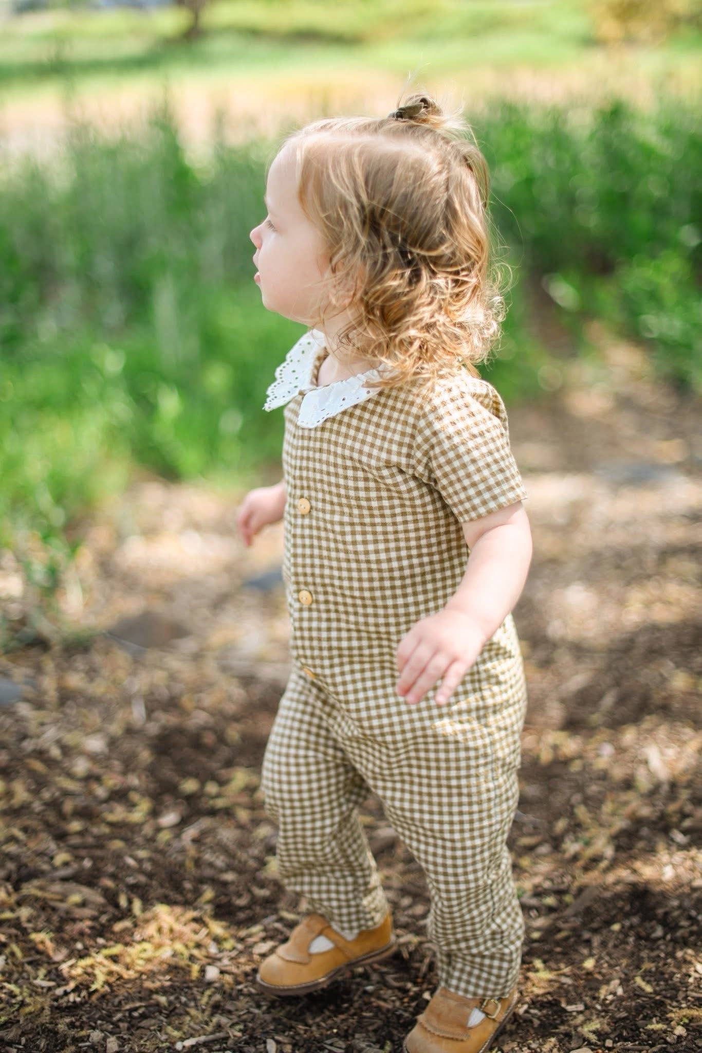 Sunday Romper Sewing pattern 0-3 mo to 4 yrs - Isee fabric
