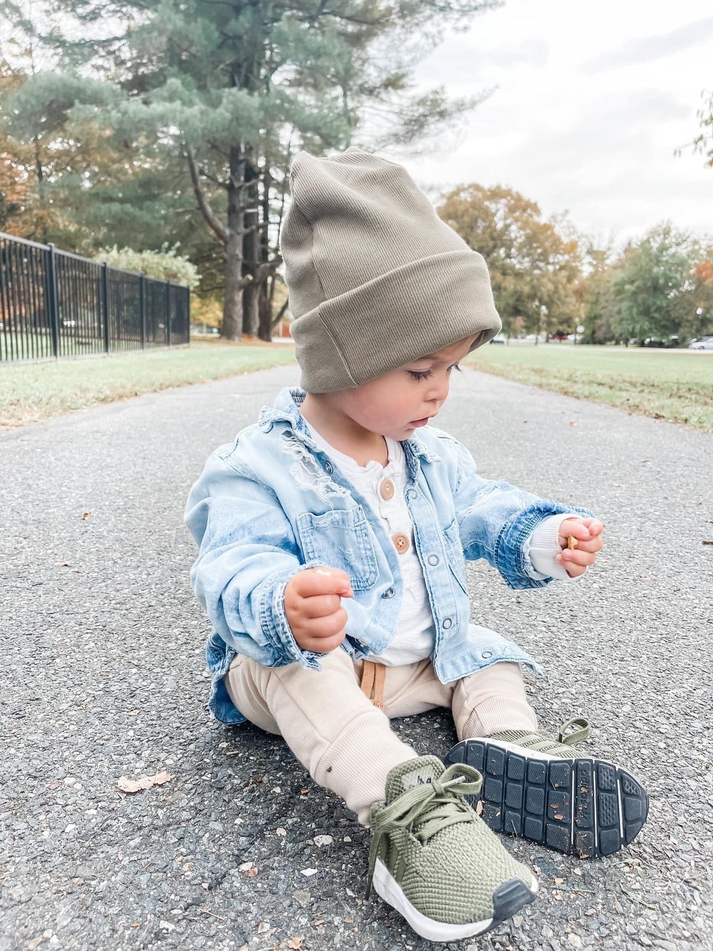 The Fireside Beanie Sewing Pattern - Isee fabric